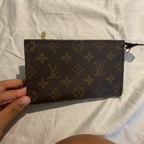❌SOLD❌ Louis Vuitton Pouche AUTHENTIC - Picture 2 of 5